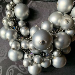 Chunky pearl necklace